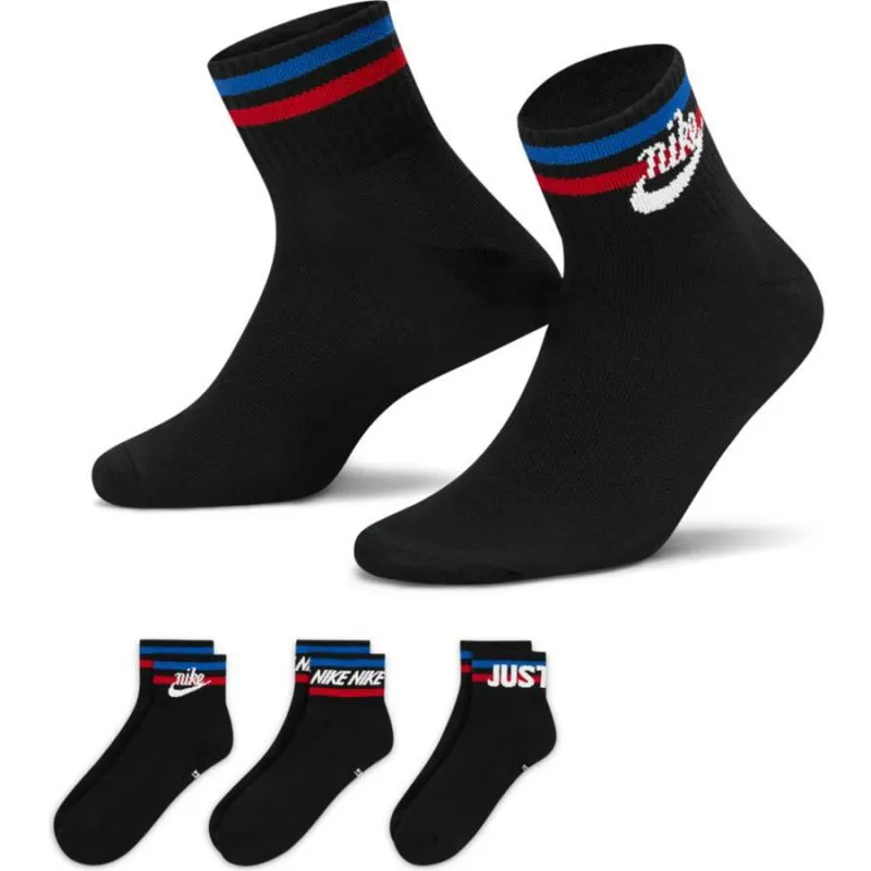 Nike Everyday Essential Low Cut Socks - 3 Pairs of Versatile Comfort in Black