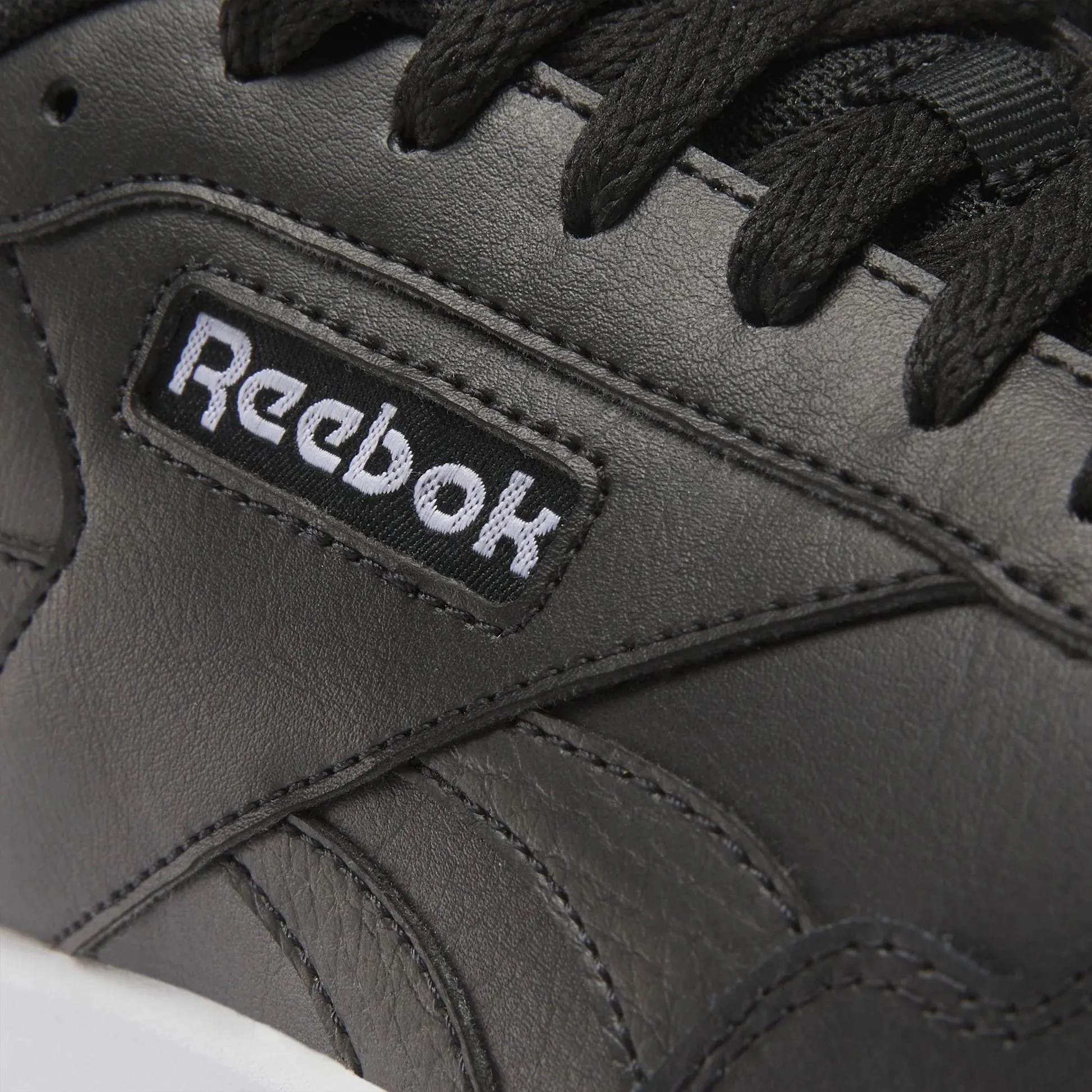 .Reebok Court Advance Black/White/Gum - R1L3 ?