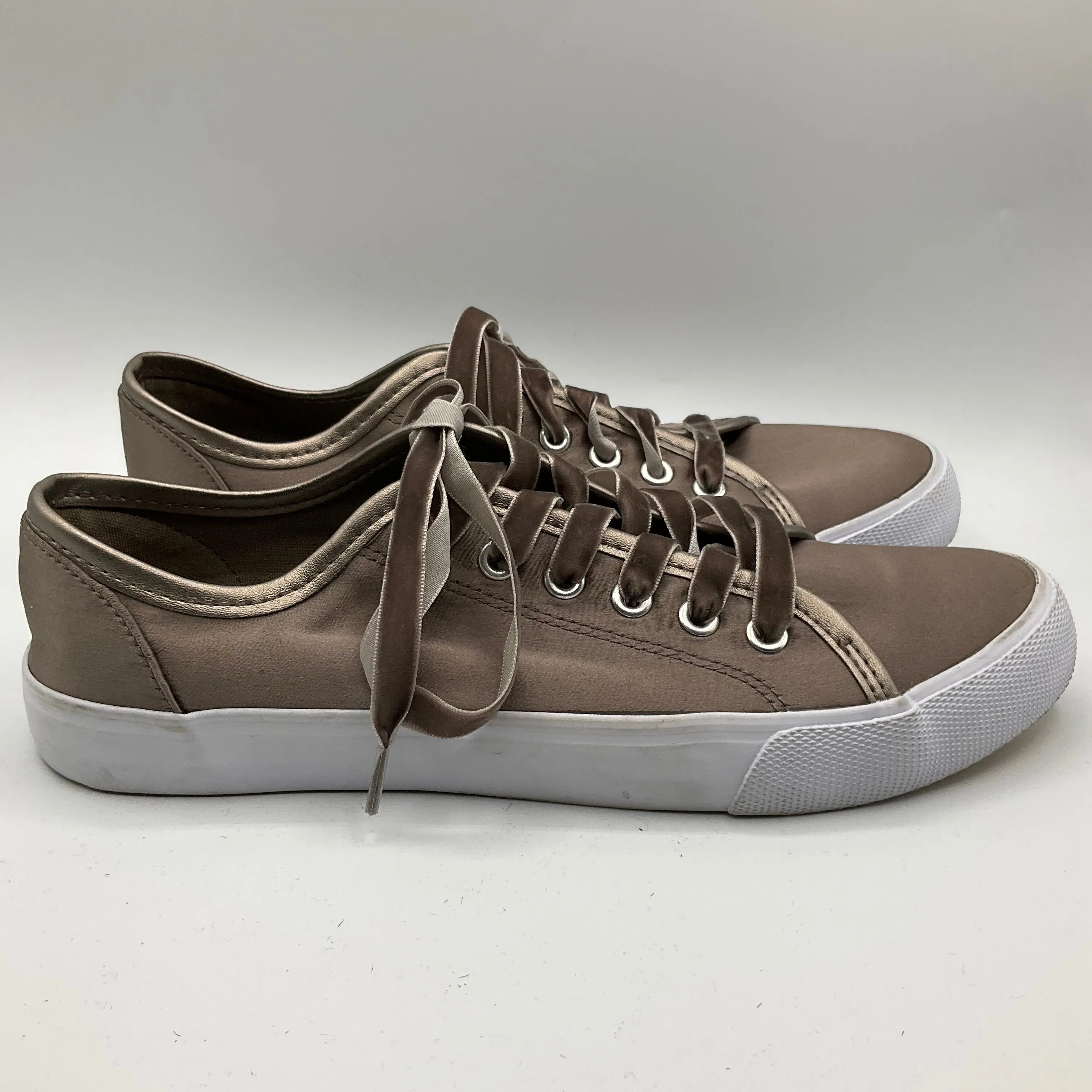 Shoes Athletic By Mossimo In Bronze, Size: 8